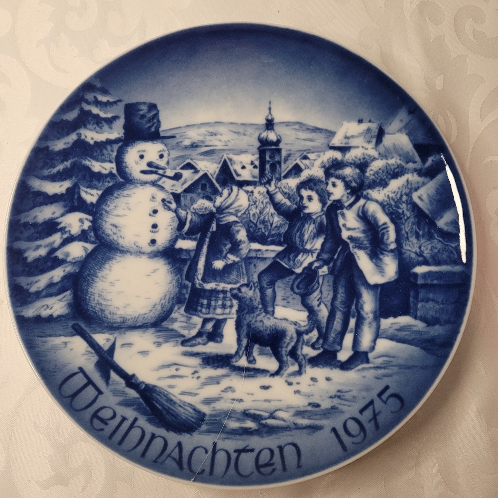 Vintage 1975 Bareuther German Christmas Plate